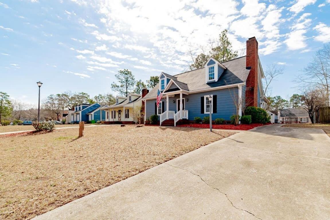 Breeze On Inn- Mins To Ft Jackson Holiday home *