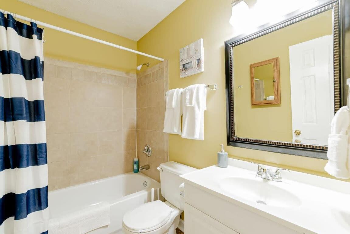 Breeze On Inn- Mins To Ft Jackson Holiday home *