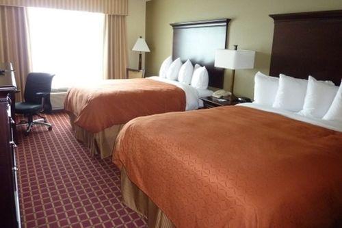 Country & By Radisson, Columbia, Sc 2*