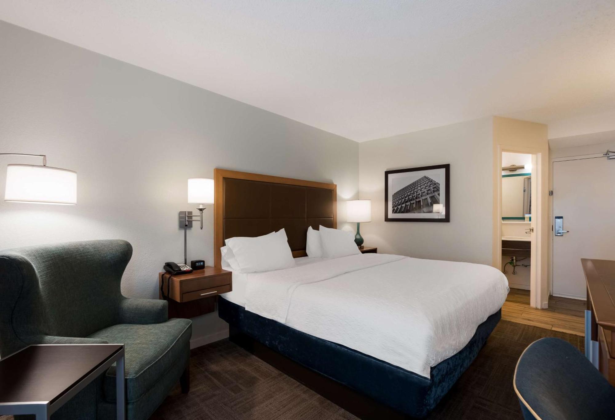 Hampton Columbia-i-26 Airport Hotel 3*