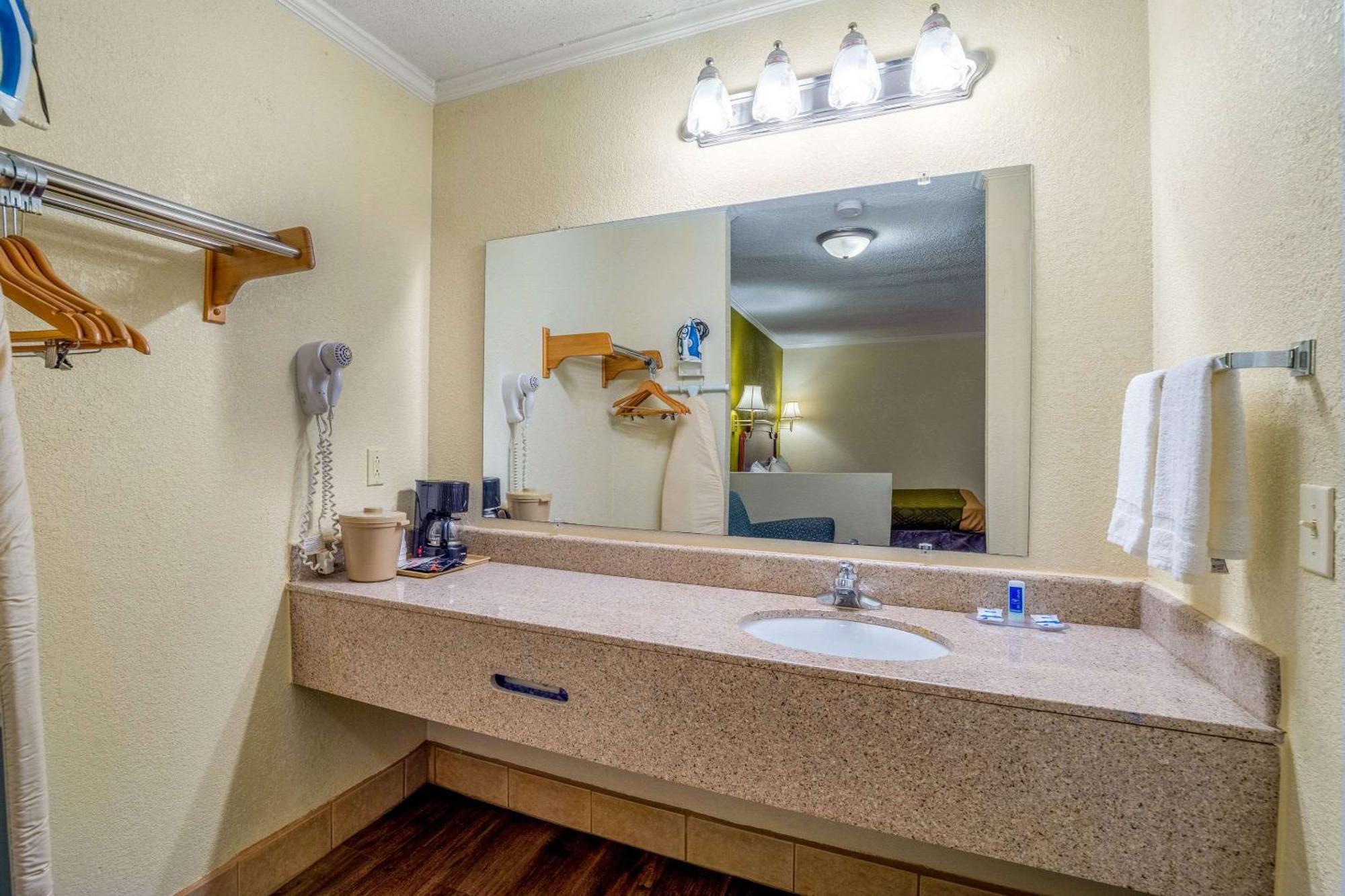 Hotel Rodeway & Jackson 2*