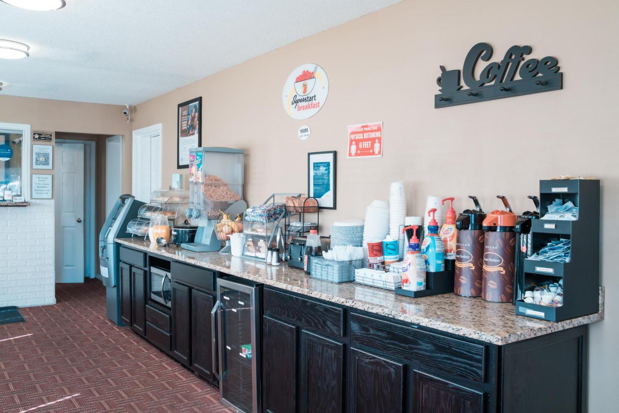 Super 8 By Wyndham Columbia/ft. Jackson Sc Columbia