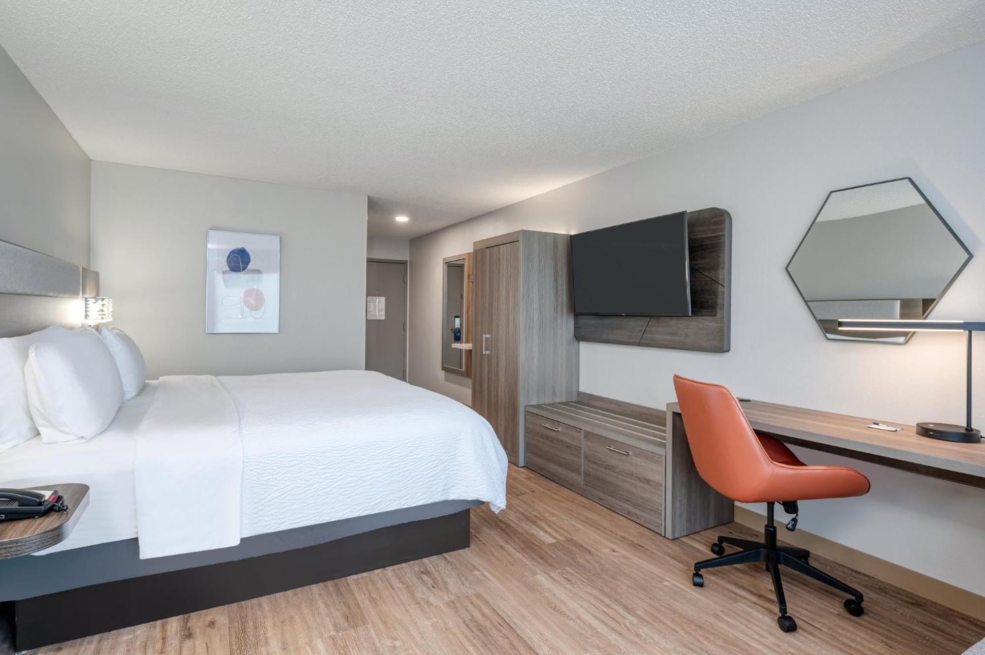 Hotel Express & Columbia-i-20 At Clemson Road By Ihg 2*