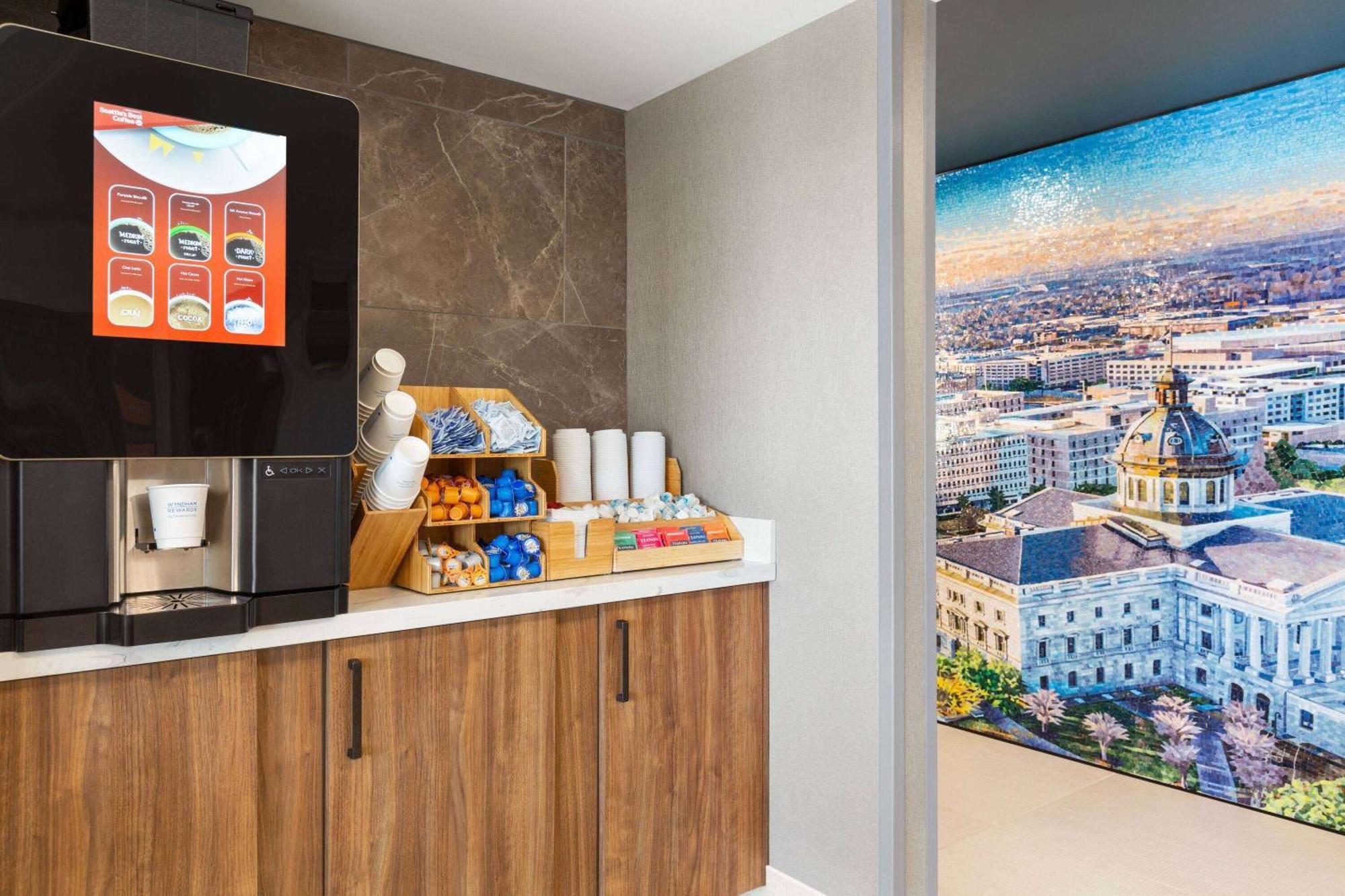 La Quinta By Wyndham Ne Fort Jackson Hotel 3*