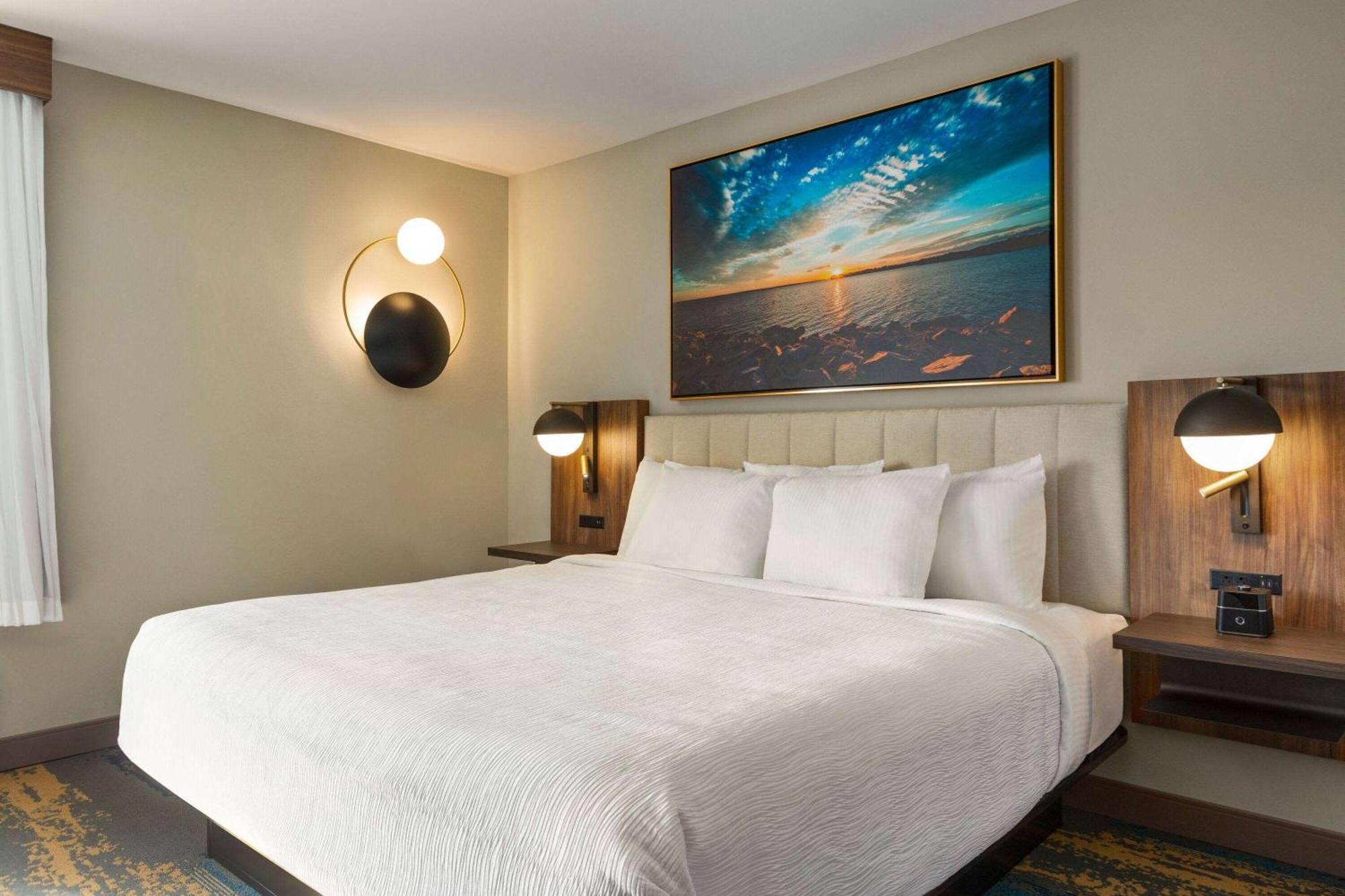 La Quinta By Wyndham Ne Fort Jackson Hotel