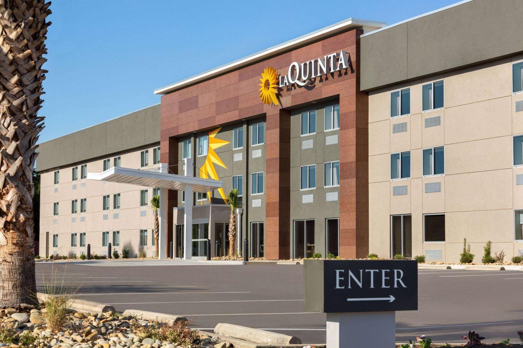 La Quinta By Wyndham Ne Fort Jackson Hotel