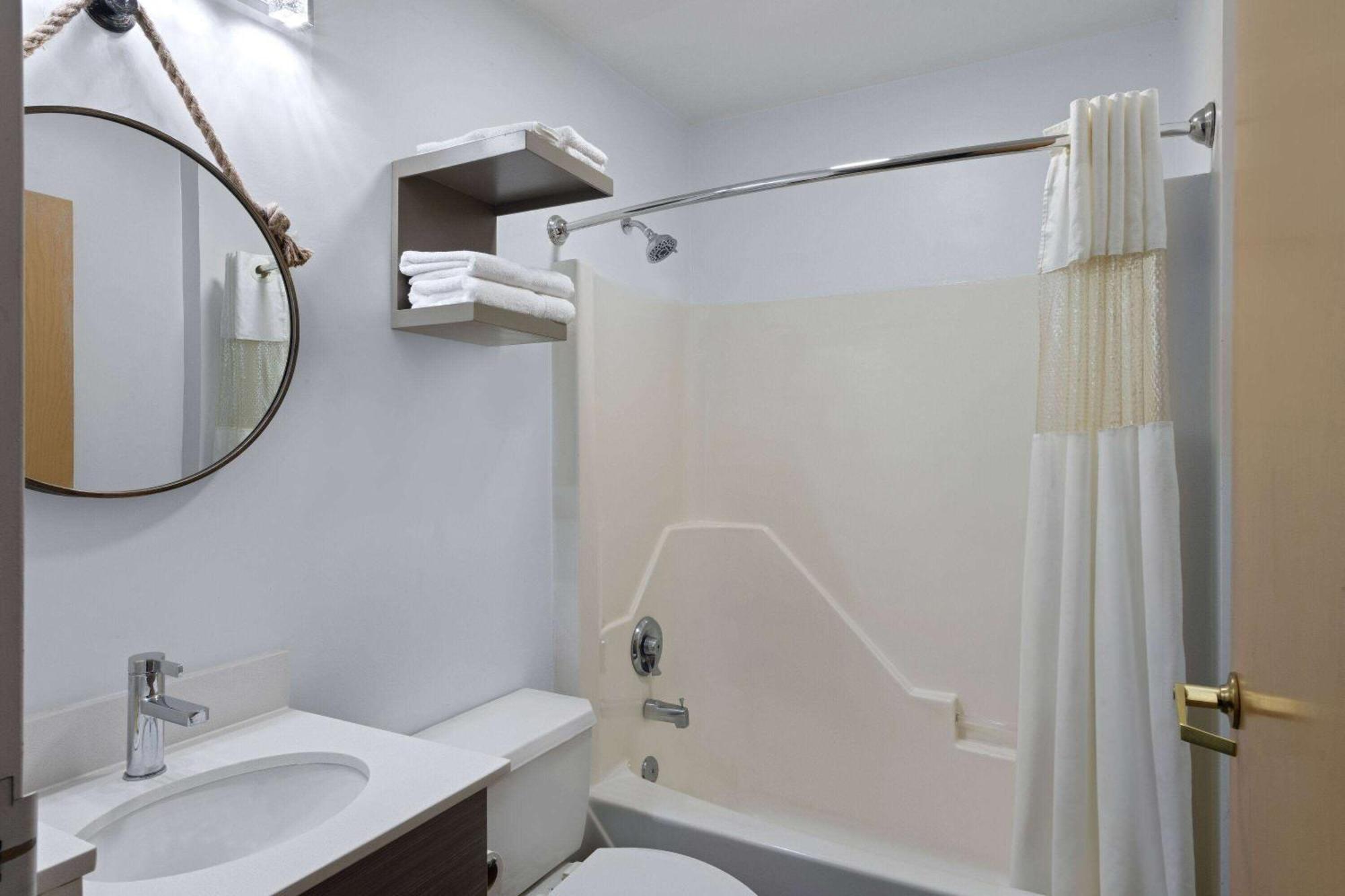 Super 8 By Wyndham Harbison/parkridge Hospital Hotel Columbia