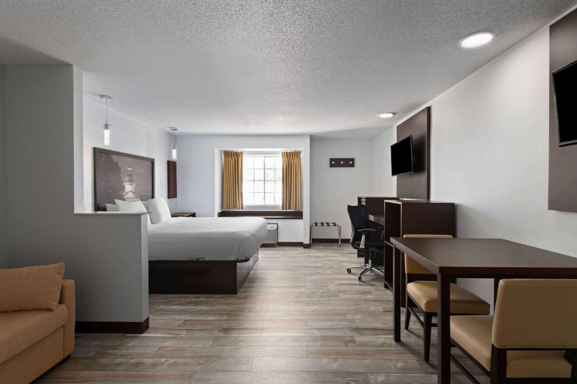 Super 8 By Wyndham Harbison/parkridge Hospital Columbia
