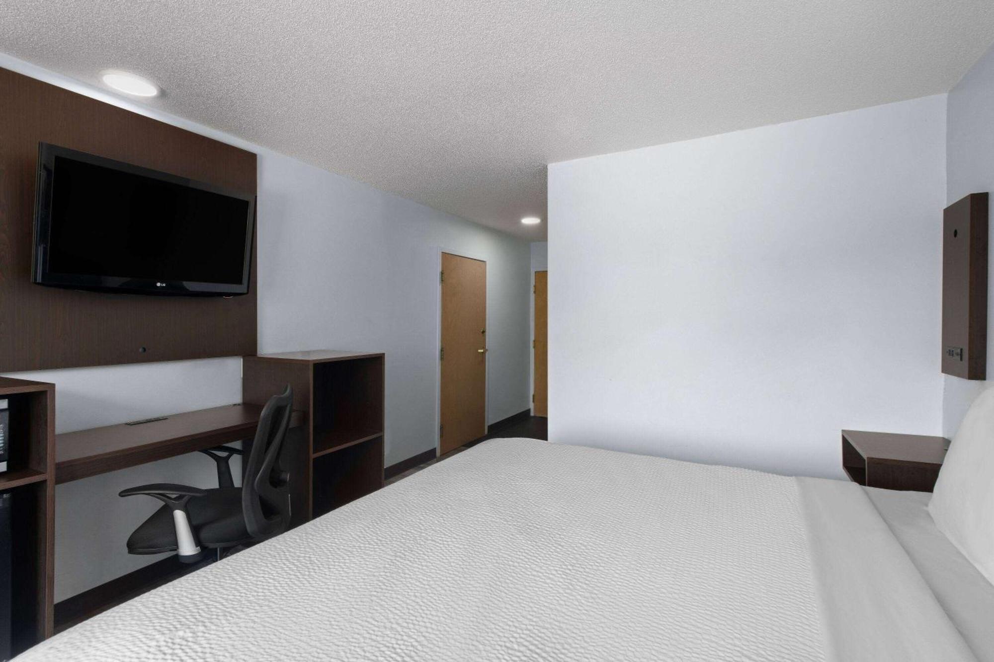 Super 8 By Wyndham Harbison/parkridge Hospital
