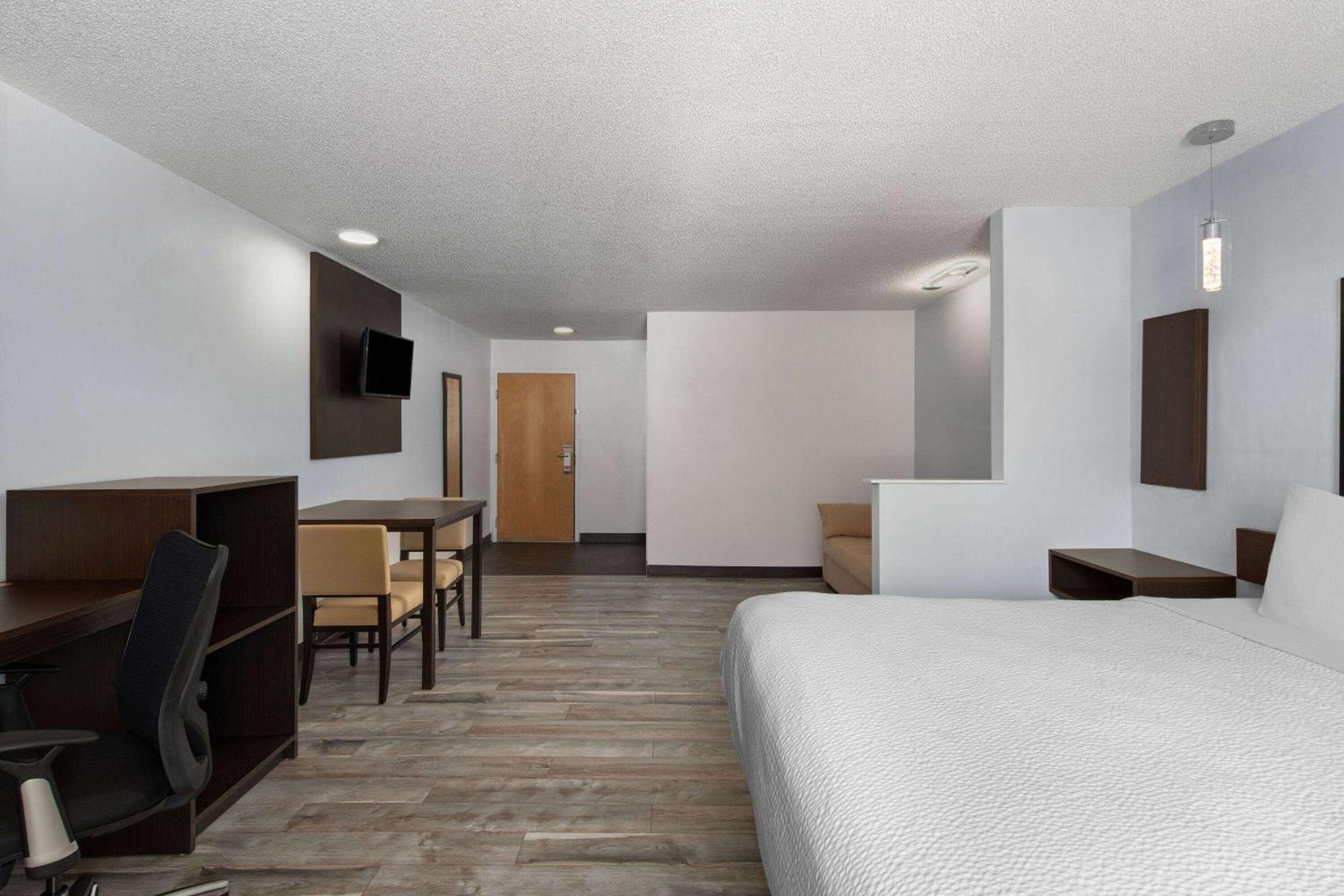 Super 8 By Wyndham Harbison/parkridge Hospital Hotel 2*