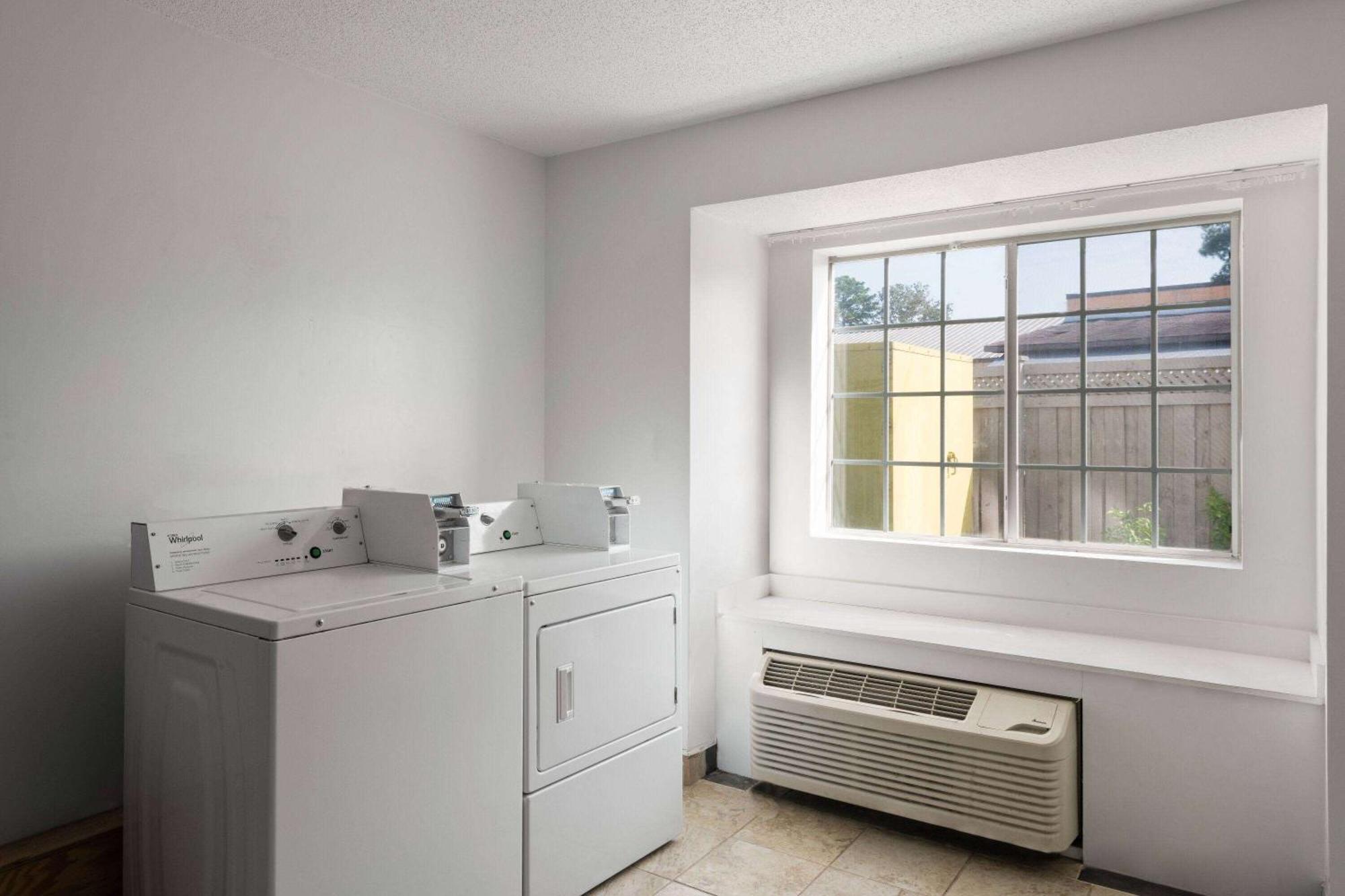 Super 8 By Wyndham Harbison/parkridge Hospital 2*