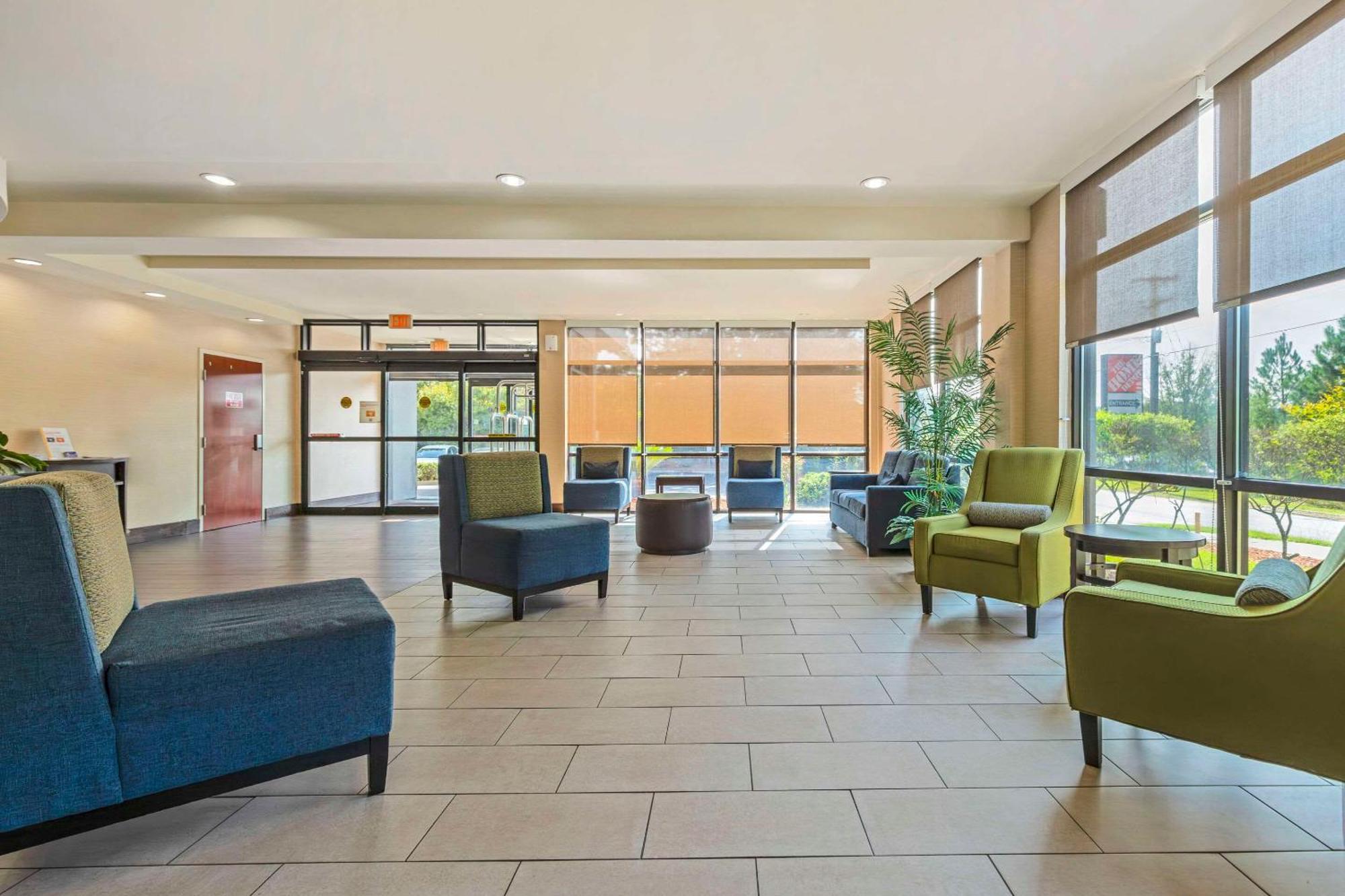 Hotel Comfort Northeast - Jackson 3*
