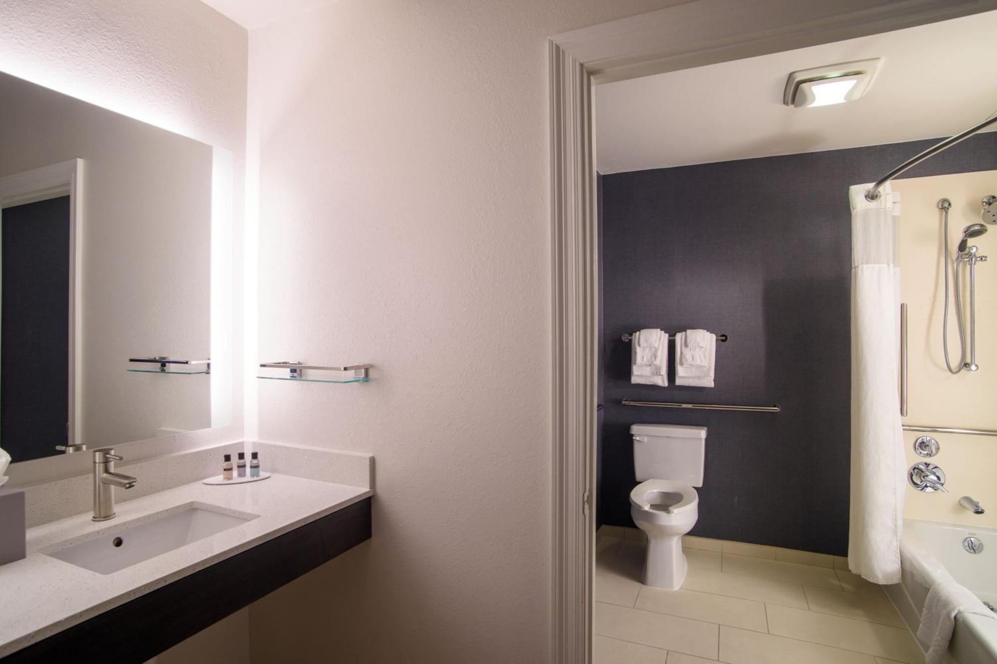 Hotel Northeast/fort Jackson Area 3*