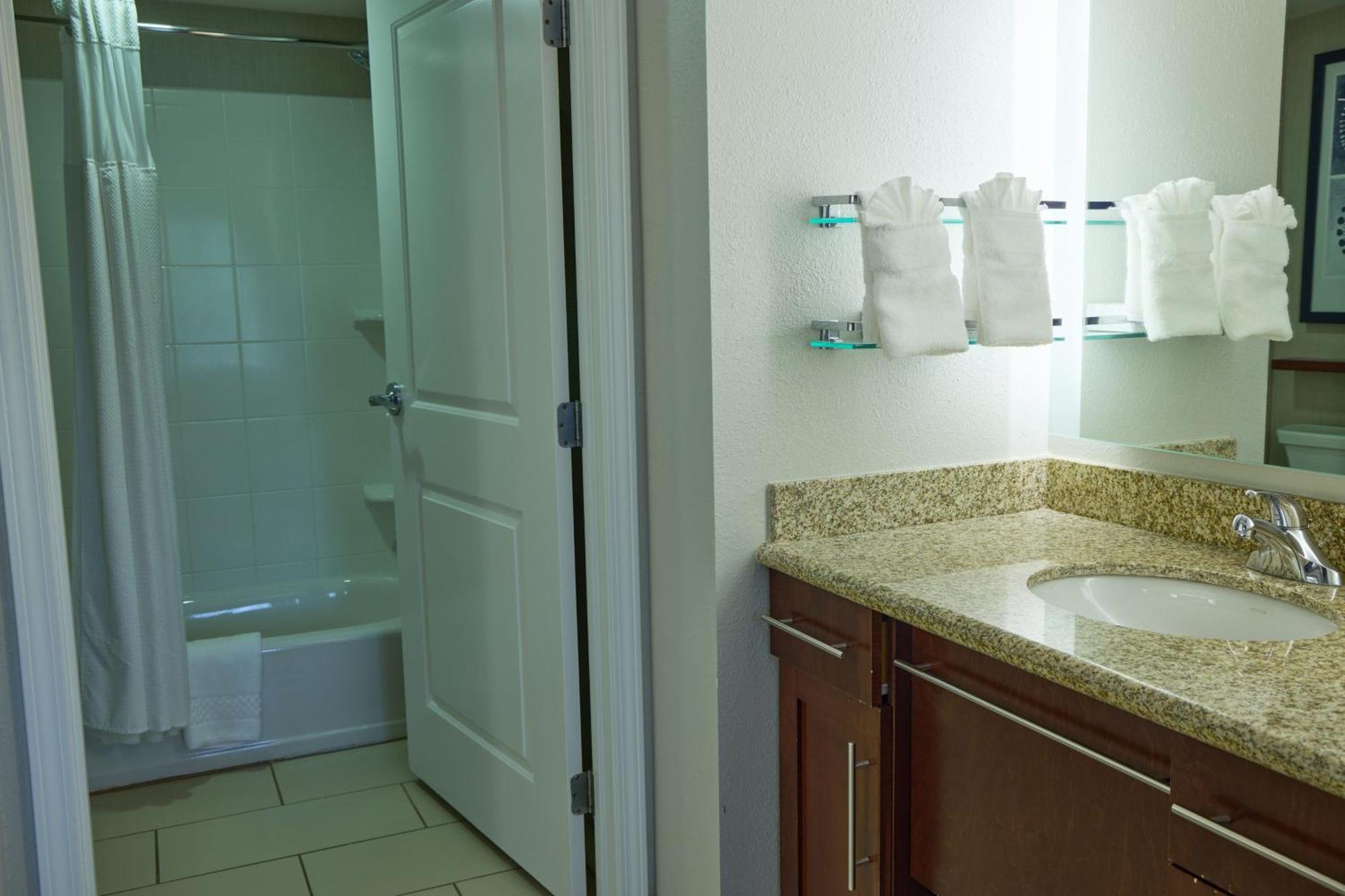 By Marriott Northwest/harbison