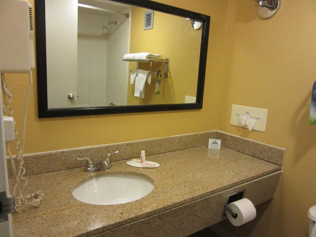 Hotel Days & By Wyndham Se Ft Jackson
