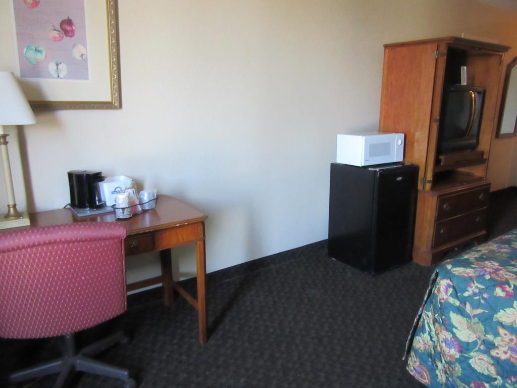 Hotel Days & By Wyndham Se Ft Jackson