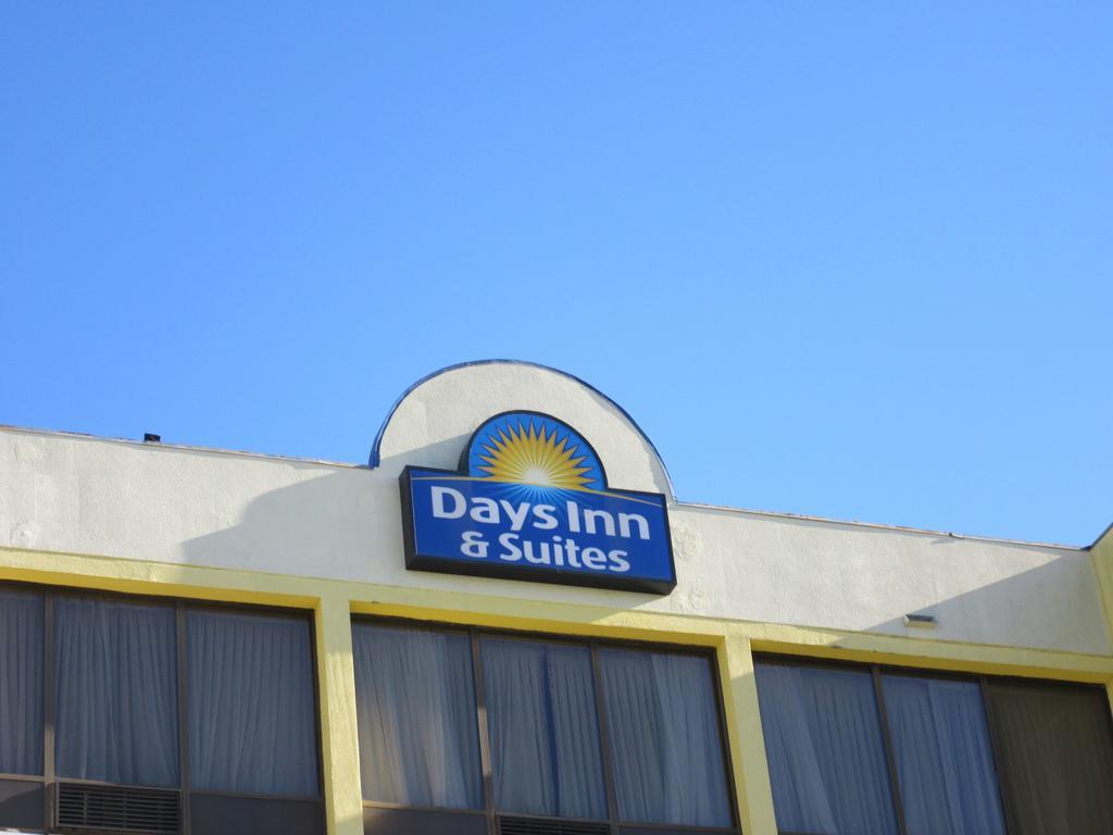 Days & By Wyndham Se Ft Jackson Hotel Columbia