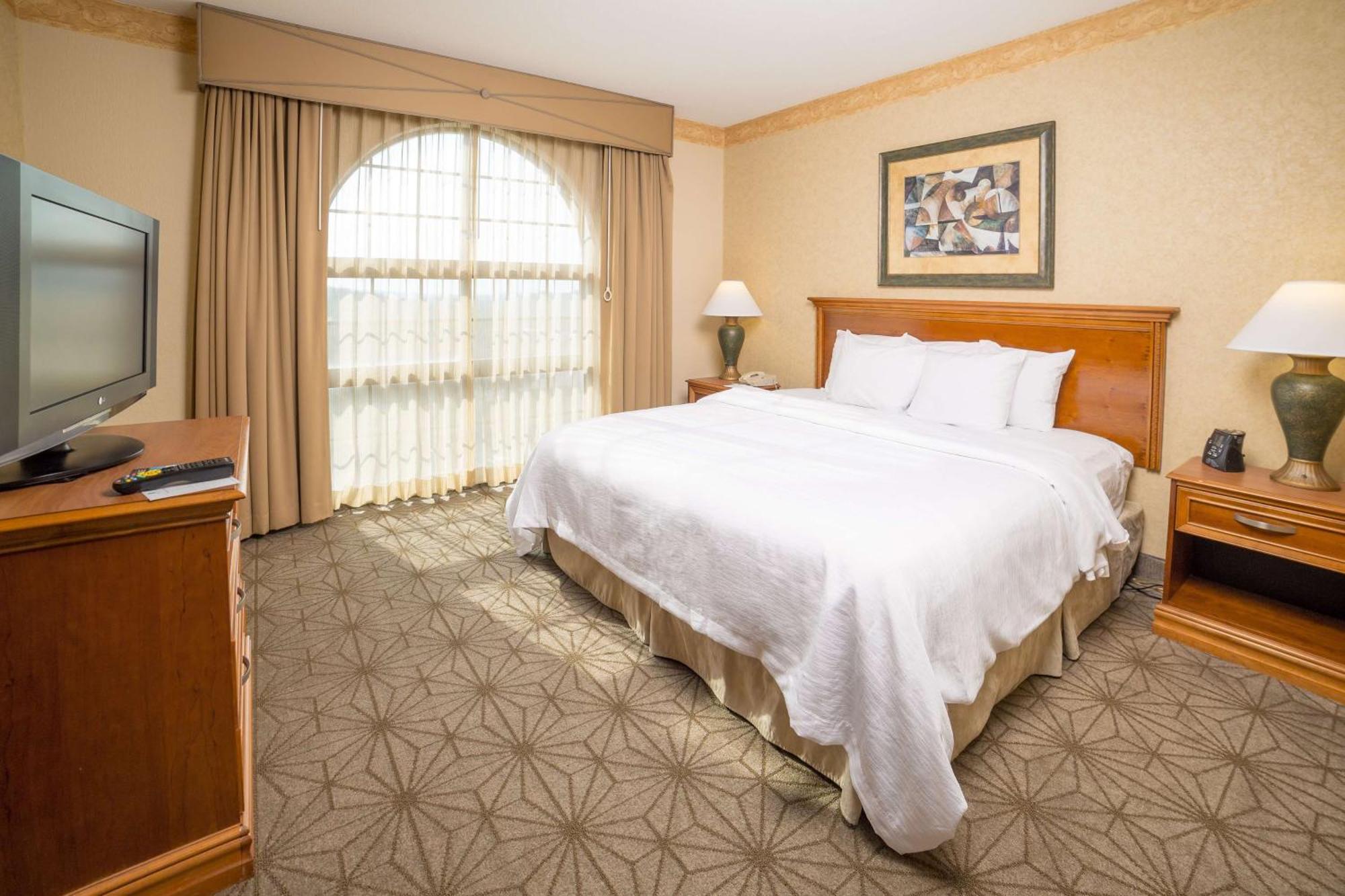 Hotel Embassy By Hilton Greystone