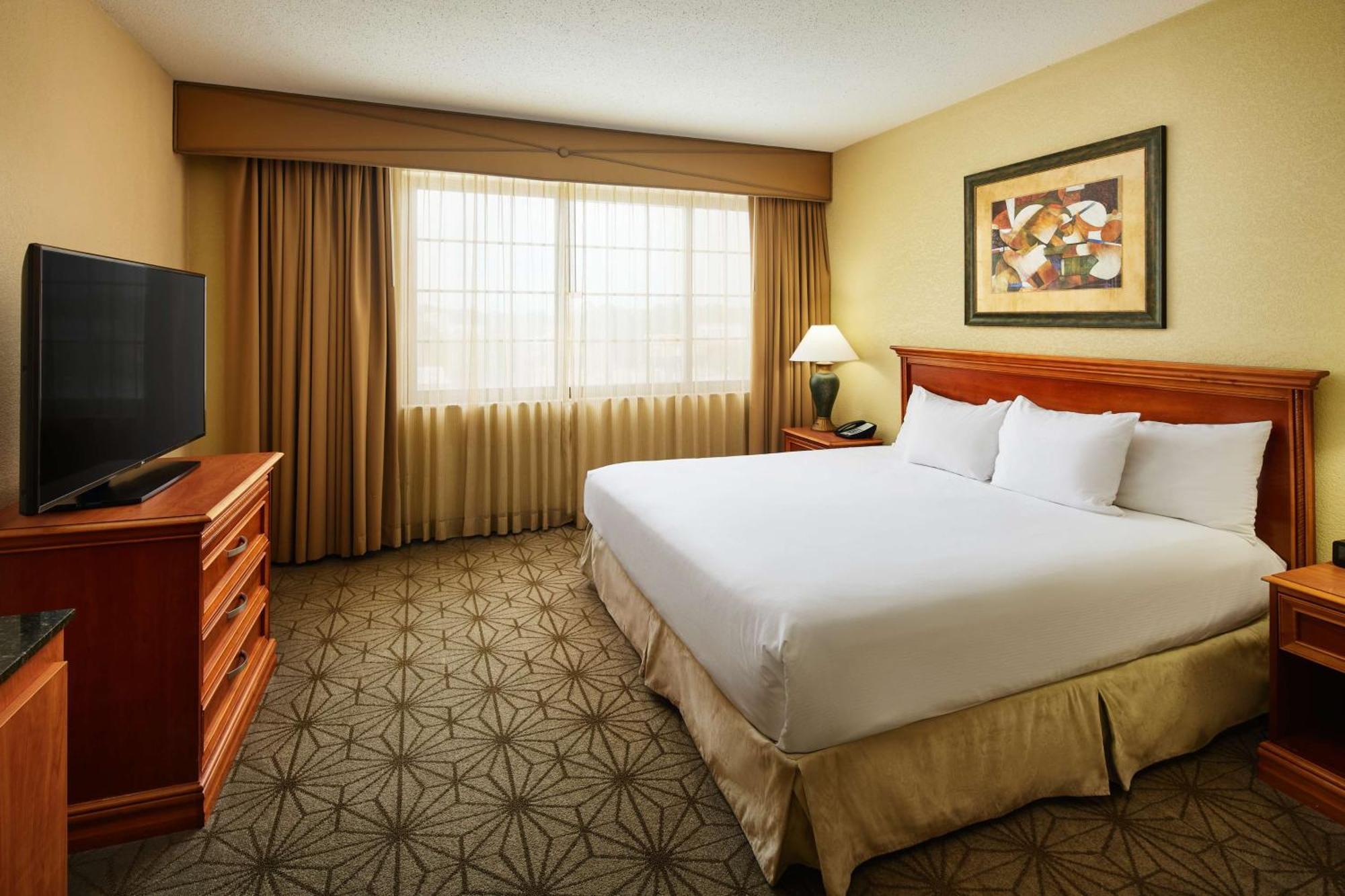 Hotel Embassy By Hilton Greystone Columbia