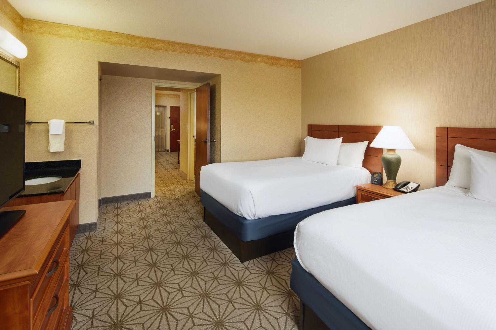 Embassy By Hilton Greystone 4* Columbia
