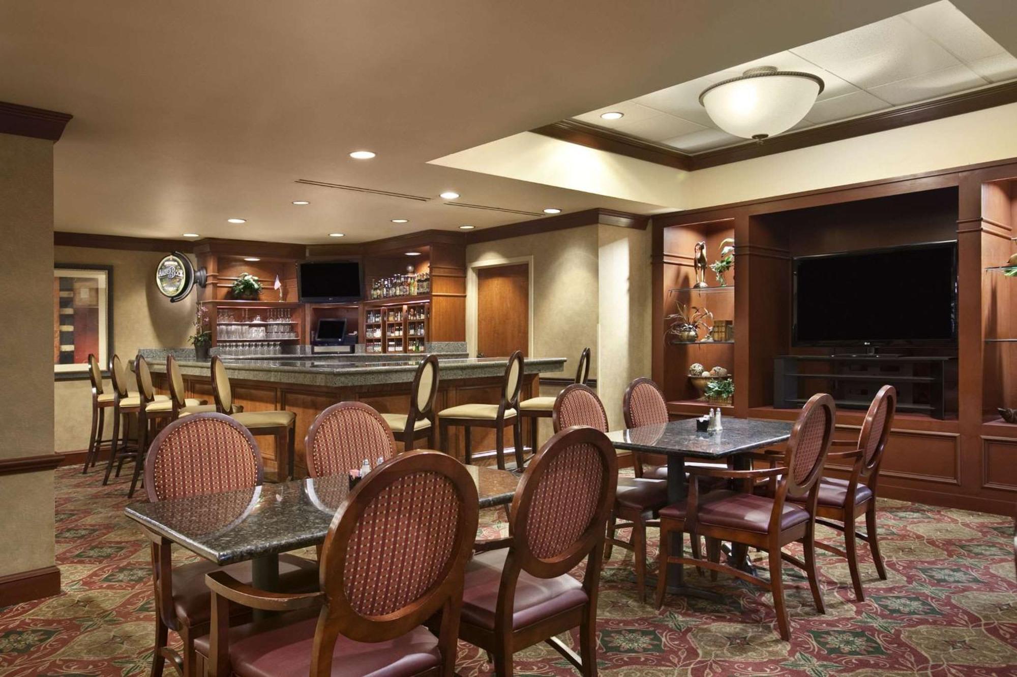 Hotel Embassy By Hilton Greystone