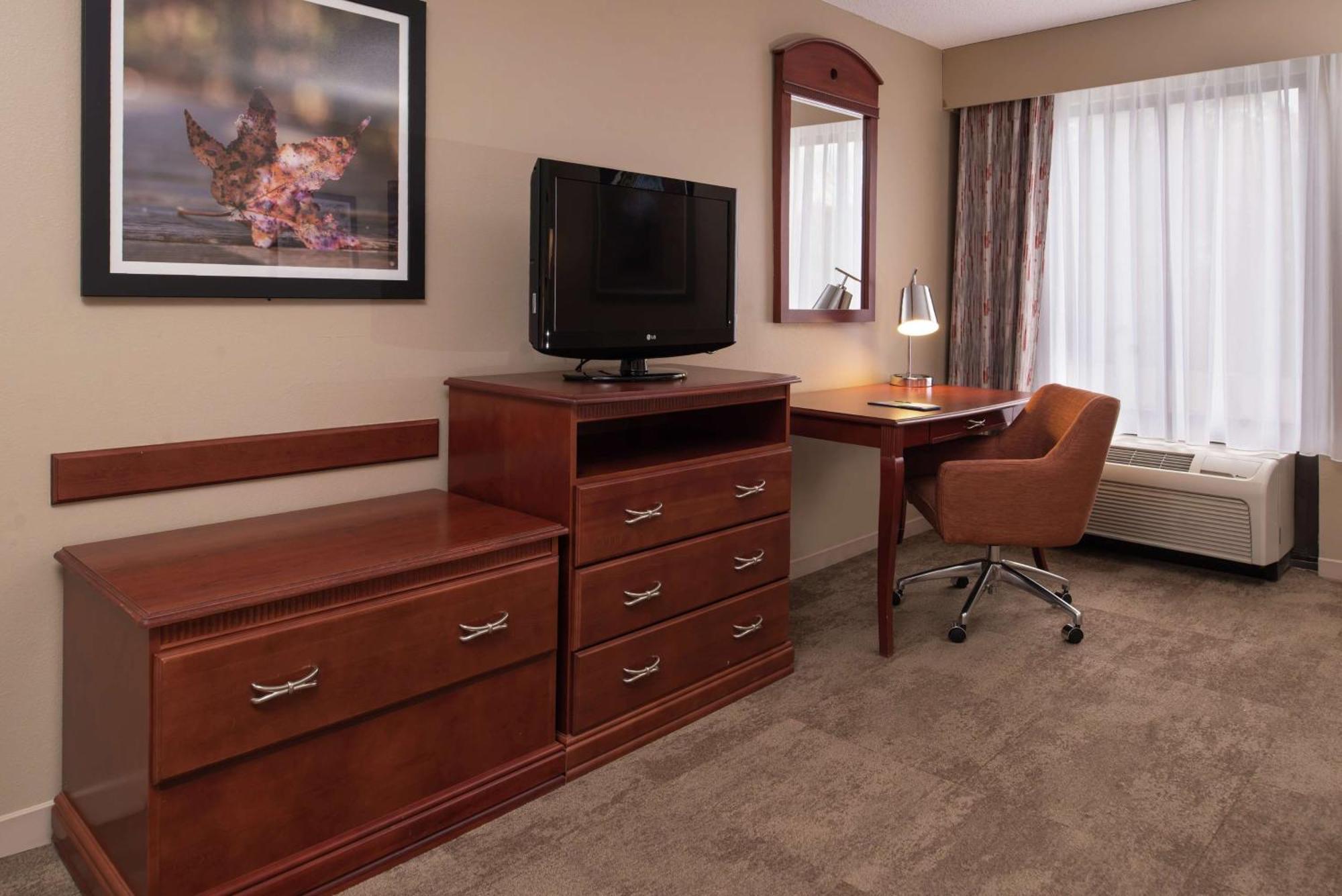Hampton Northeast-fort Jackson Area Hotel