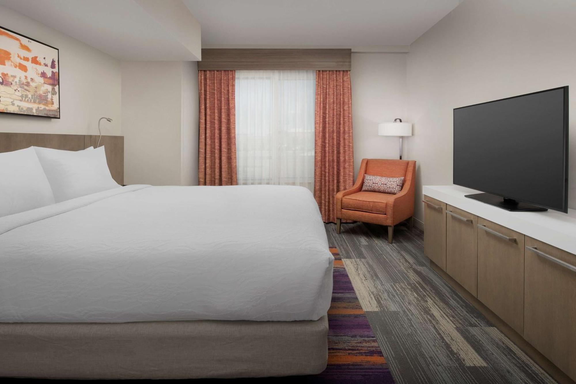 Hilton Garden Airport, Sc 3*