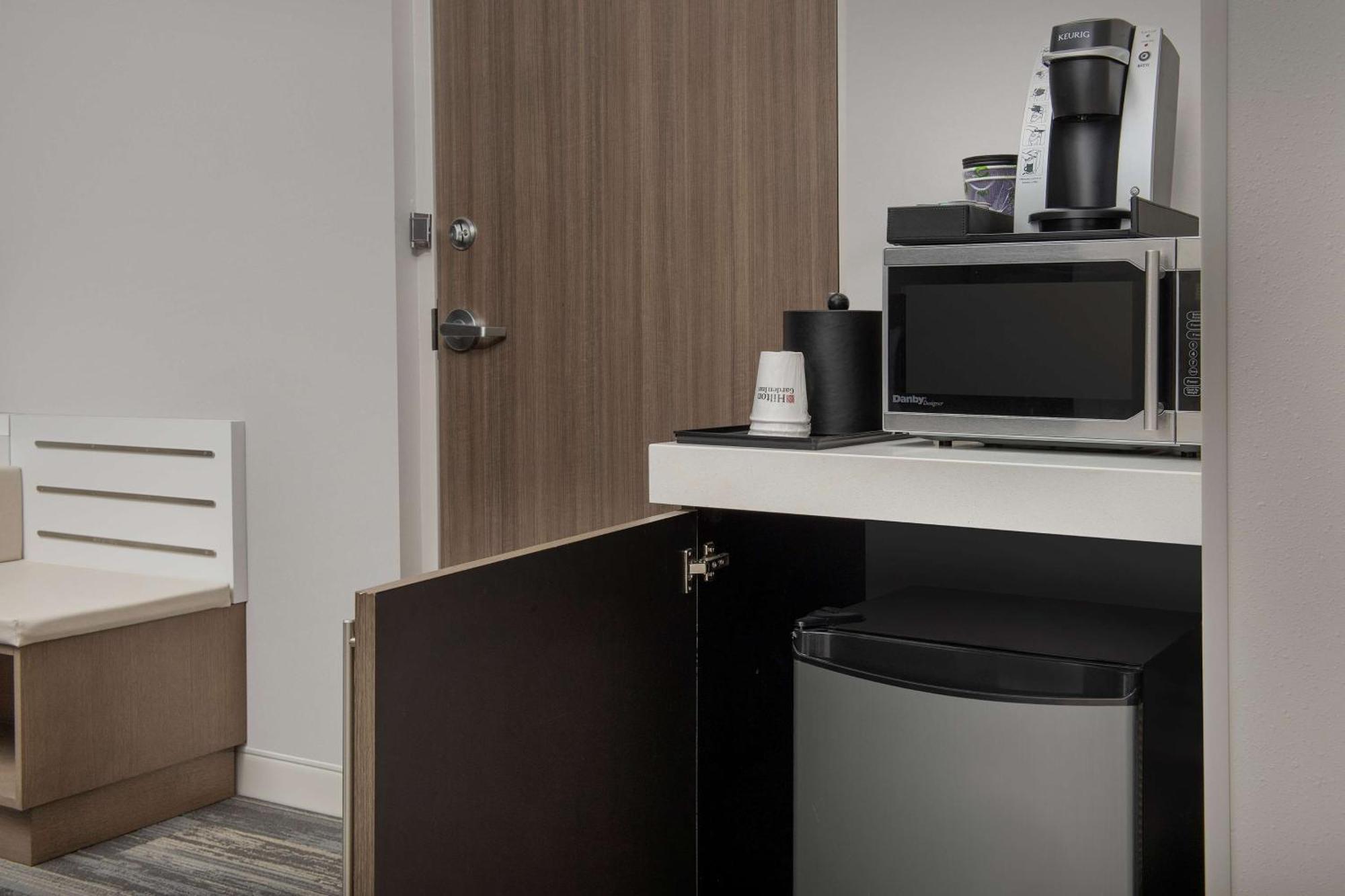 Hotel Hilton Garden Airport, Sc 3*