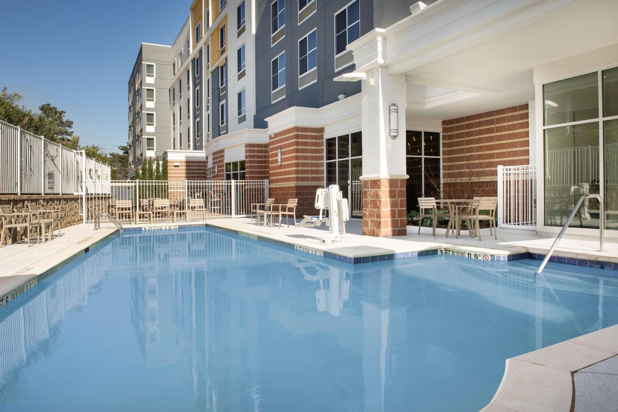 Hilton Garden Airport, Sc Hotel 3*
