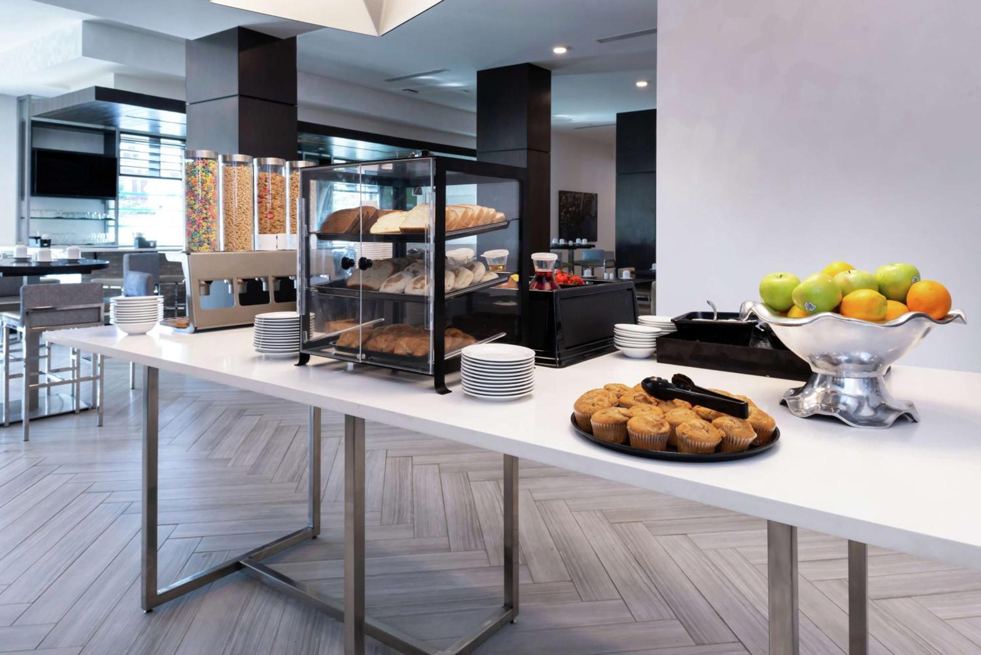 Hilton Garden Downtown 3*