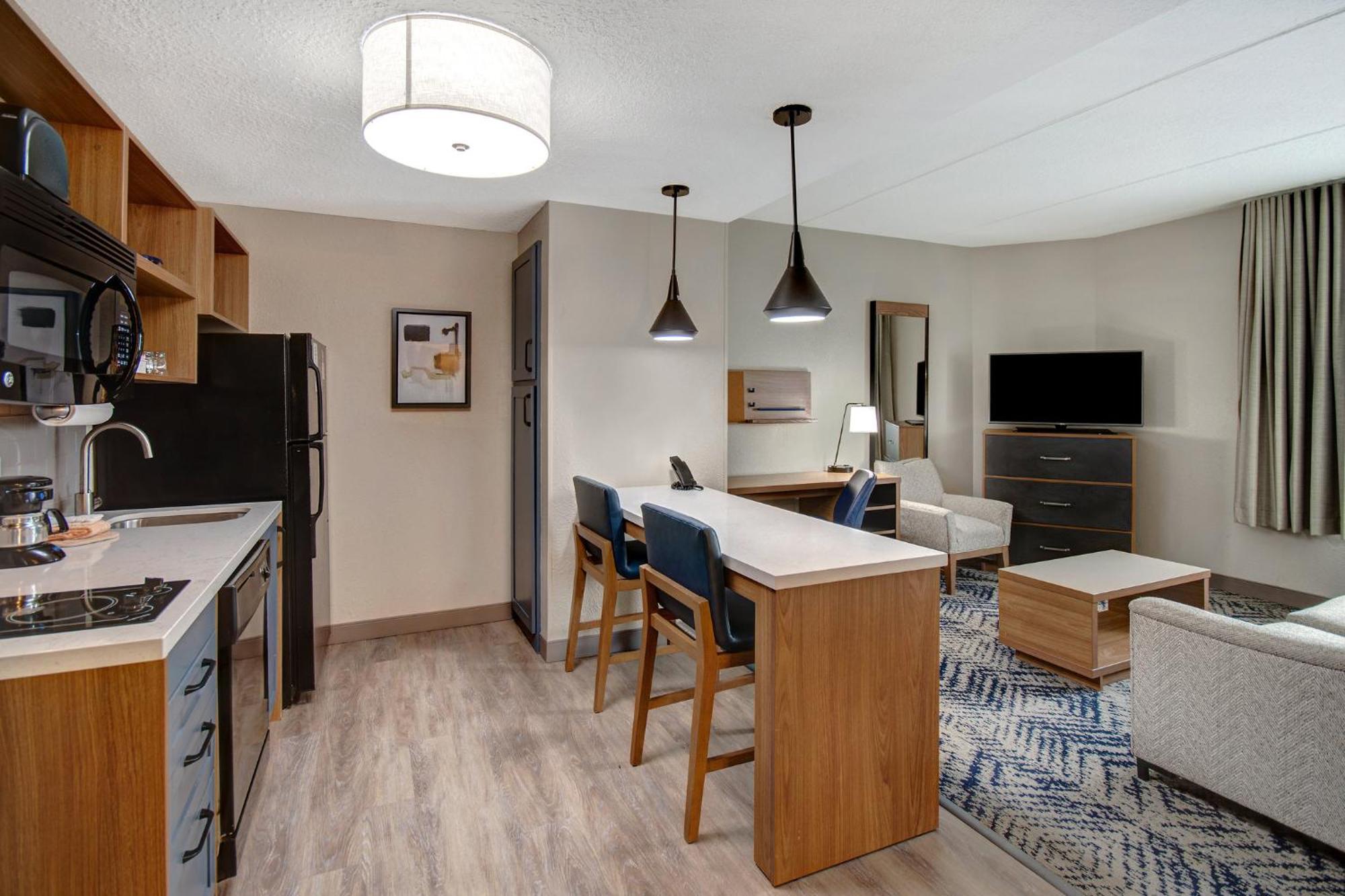 Candlewood Columbia-fort Jackson By Ihg Hotel