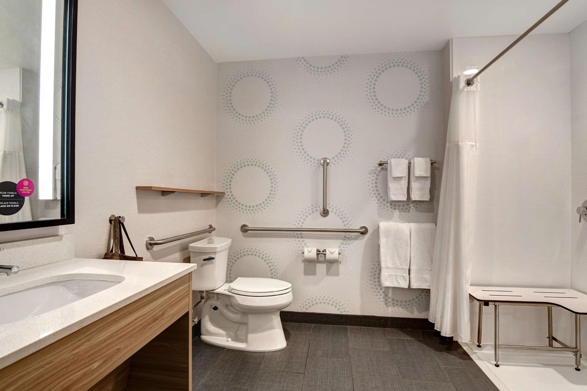 Tru By Hilton Greystone Columbia