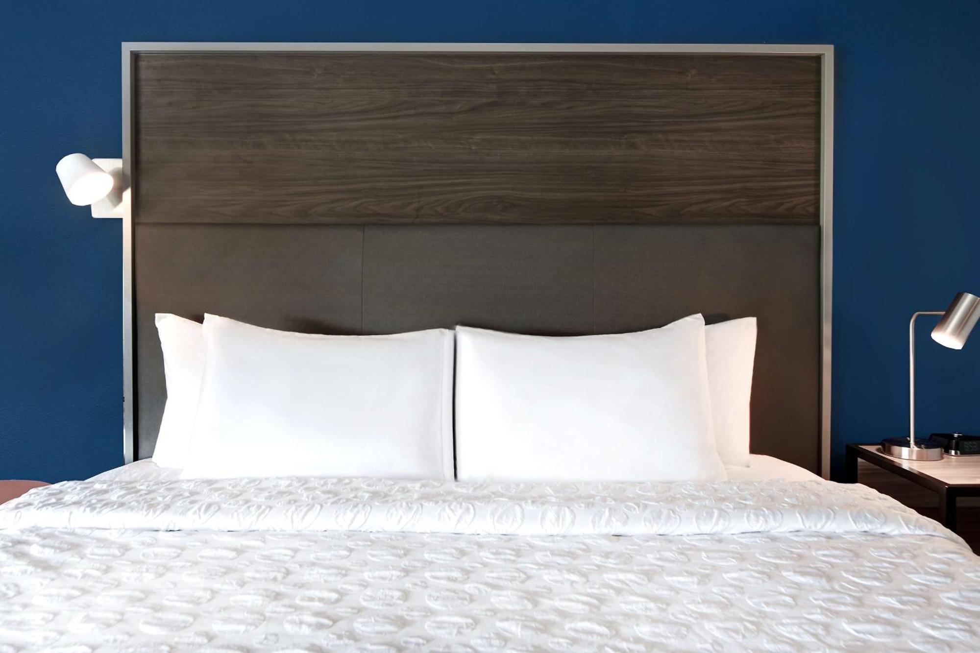 Tru By Hilton Greystone Hotel 3*