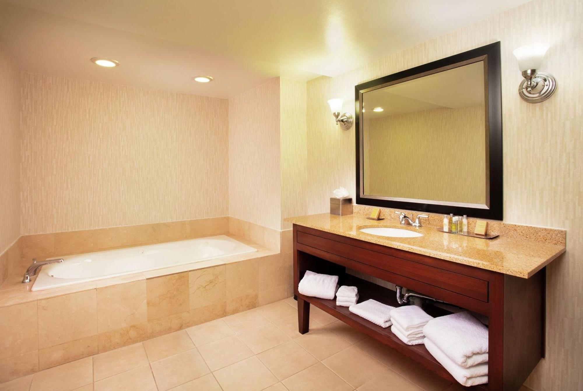 Doubletree By Hilton Hotel Columbia