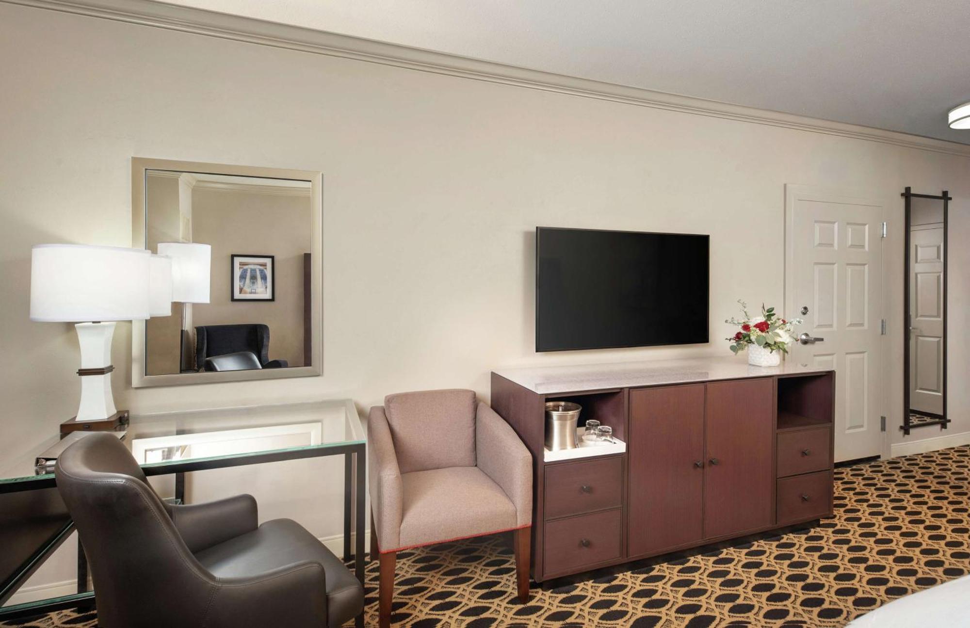 Hilton Center 4* Columbia