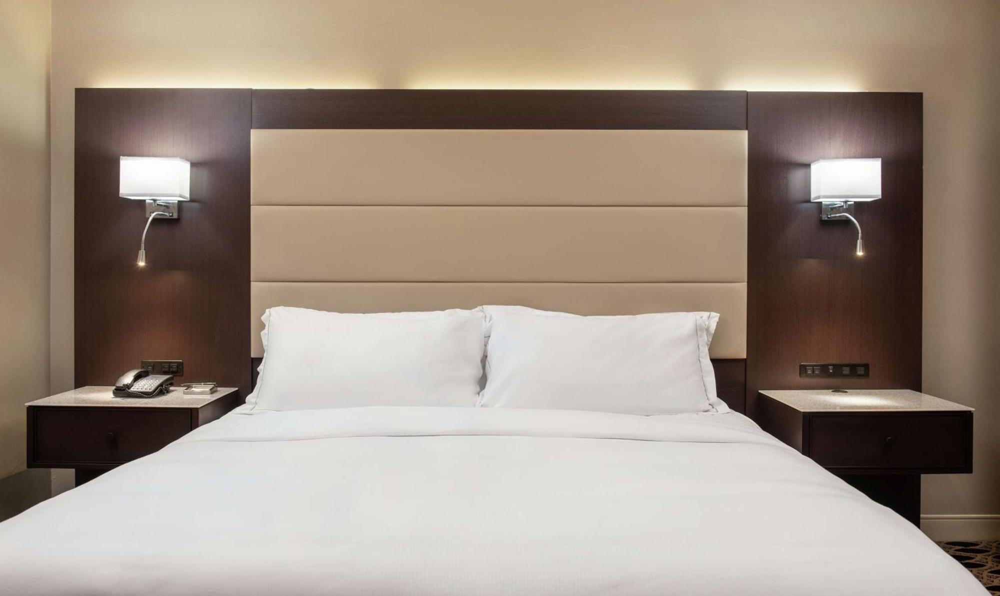 Hilton Center 4*