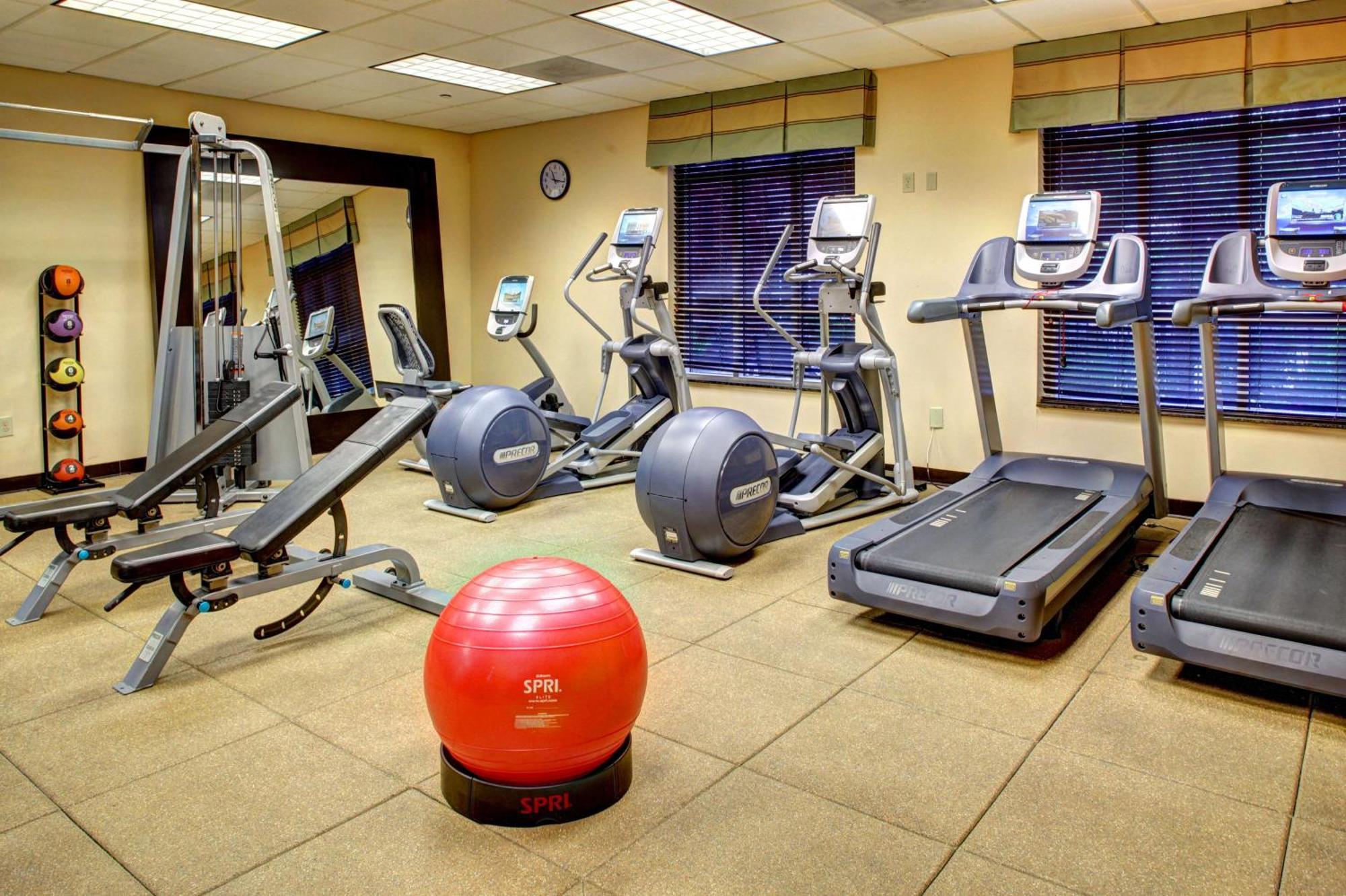 Hilton Center Hotel 4*