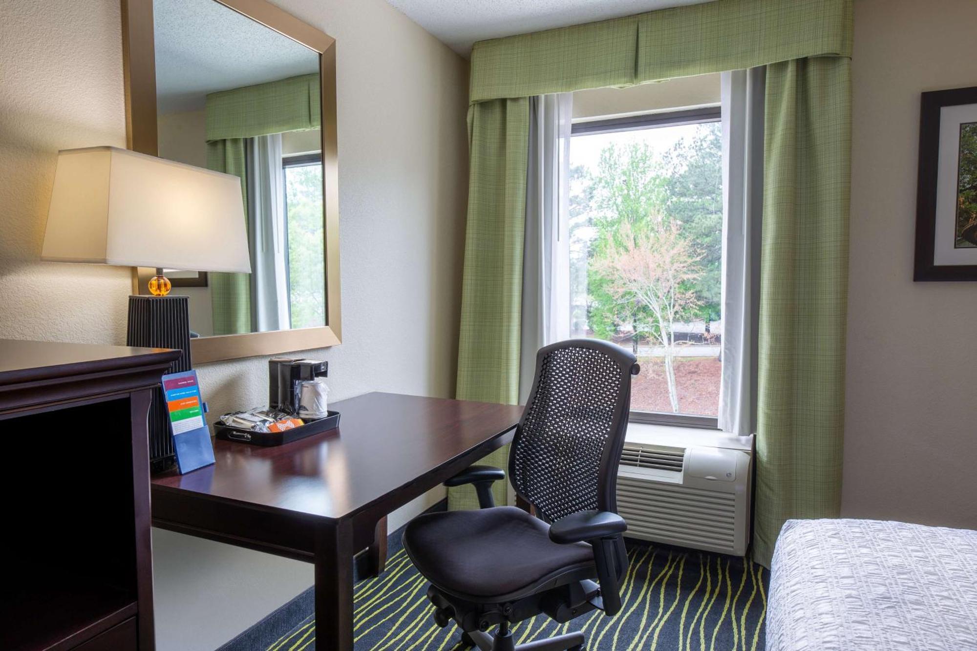 Hampton I-26/harbison Blvd 3*