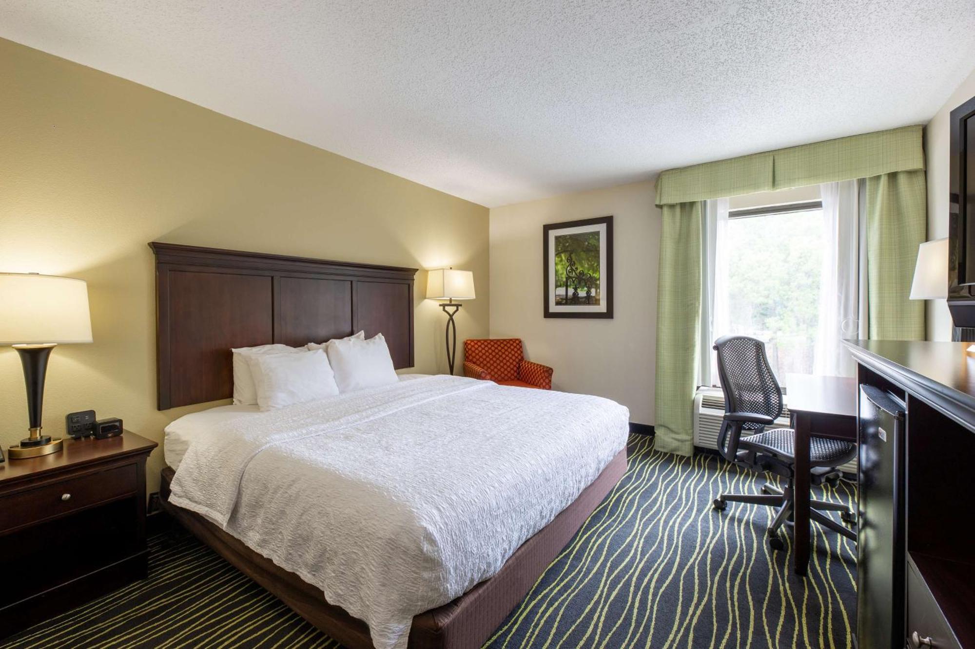 Hampton I-26/harbison Blvd Hotel 3*