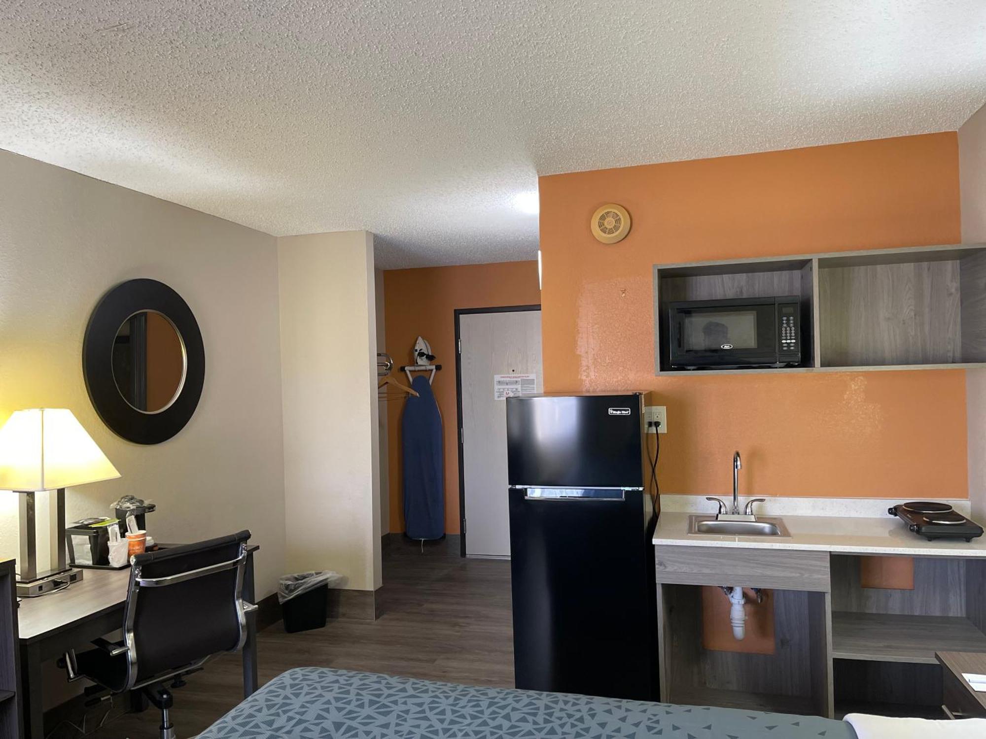 Hotel Suburban Northwest