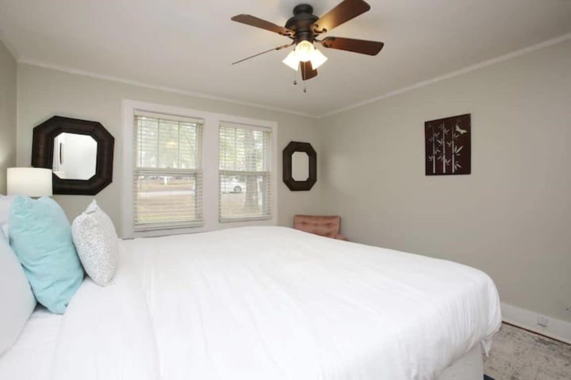 Holiday home Forest Hidden Gem 3 Min To Ft Jackson & Shops