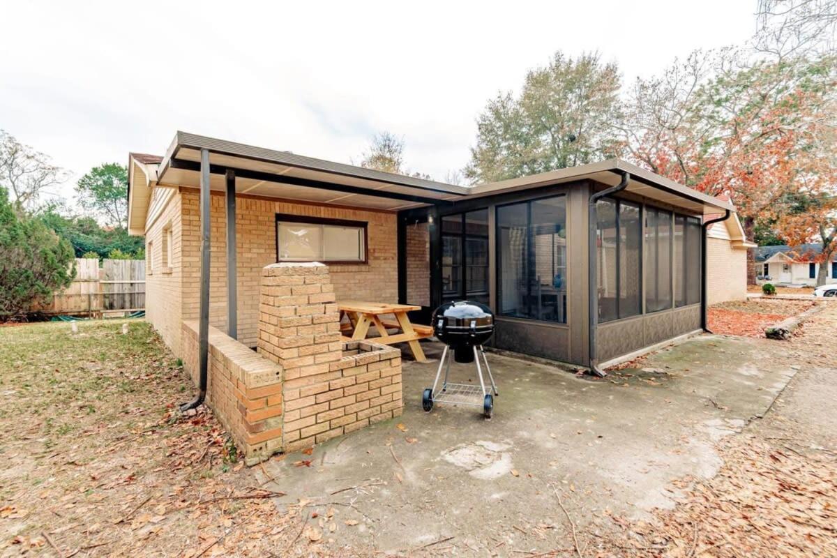 Adorable On Taylor-15 Mins To Downtown--- Front Unit Holiday home *
