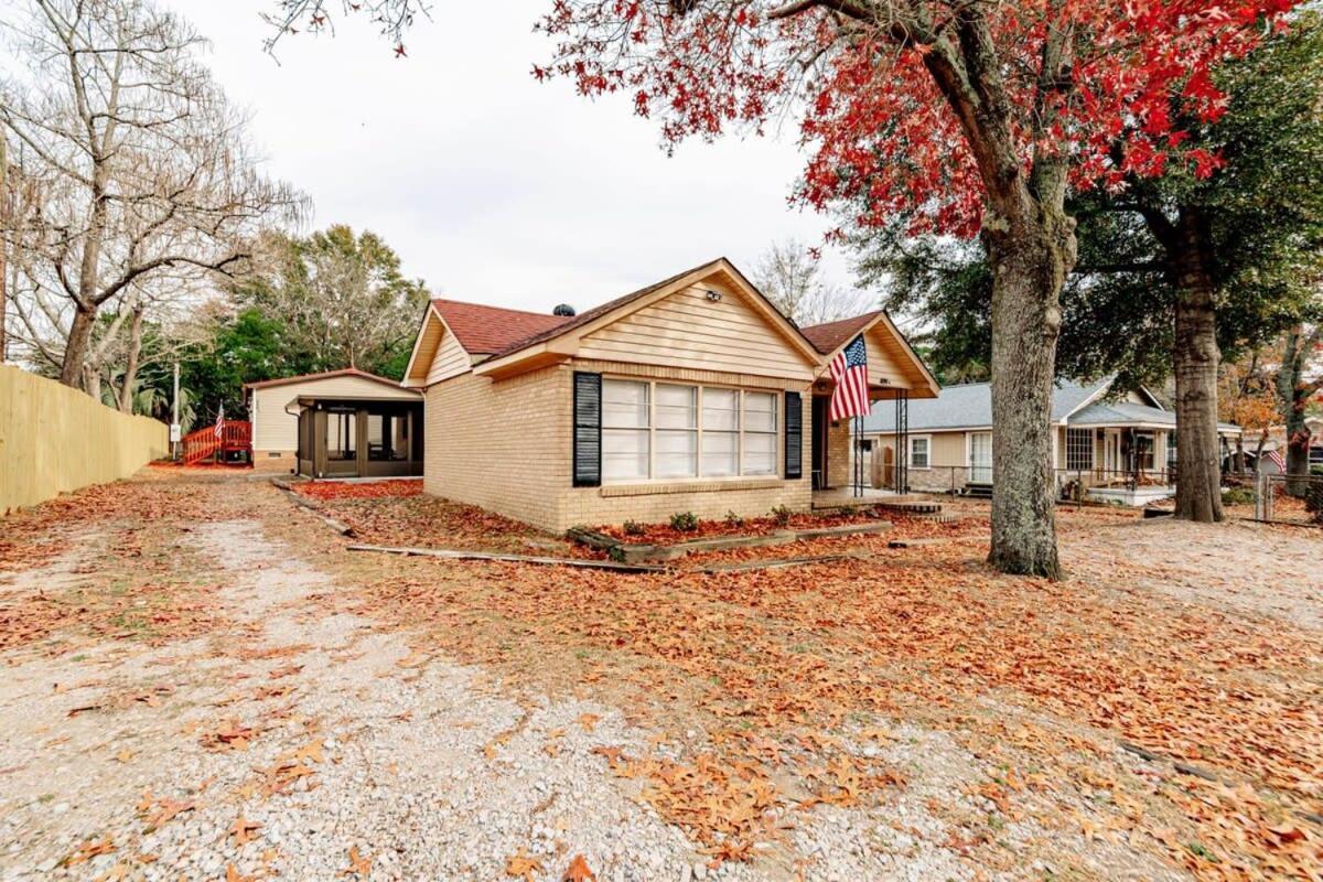 Holiday home Adorable On Taylor-15 Mins To Downtown--- Front Unit