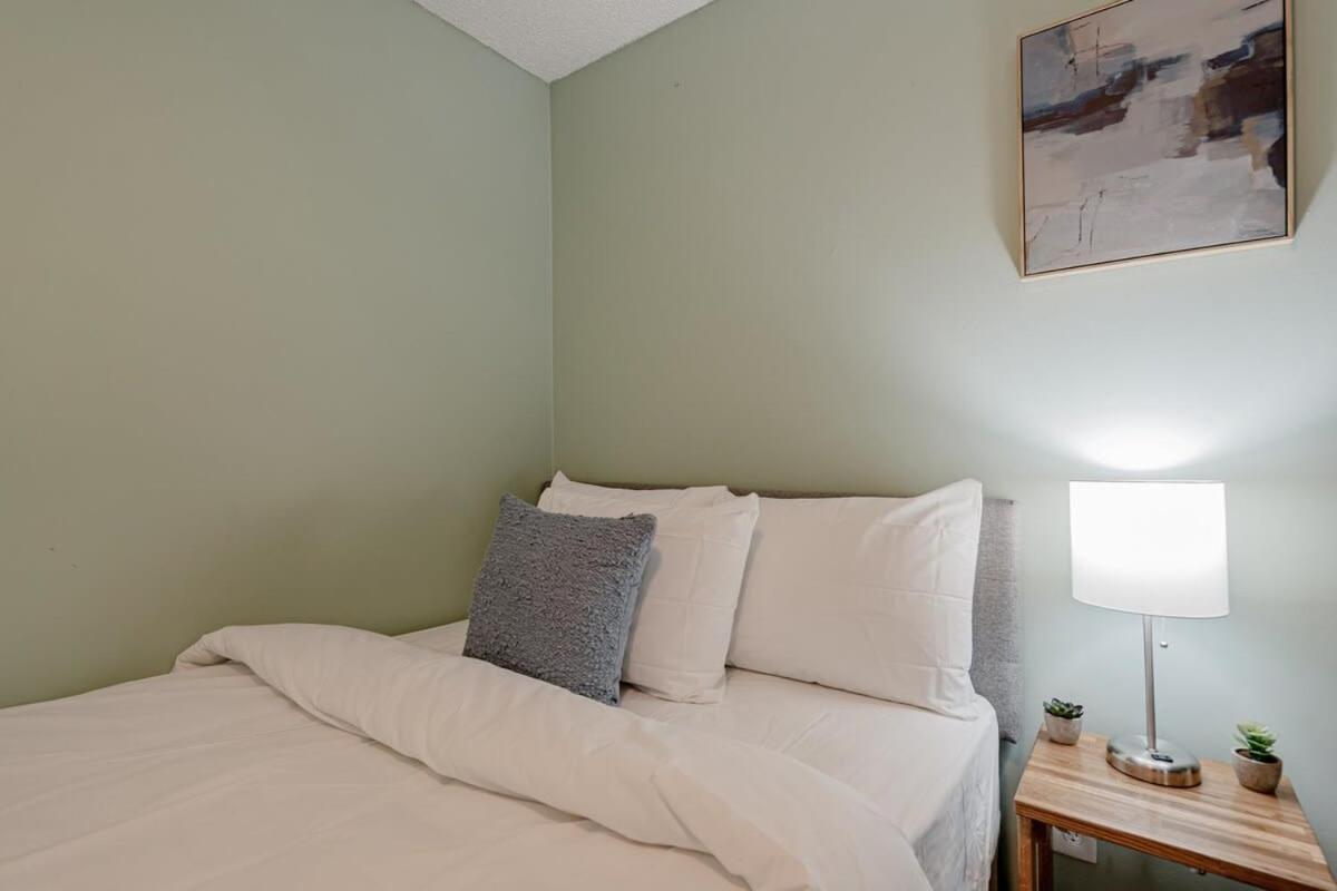Close To Usc & Midtown-downtown - Newly Renovated *
