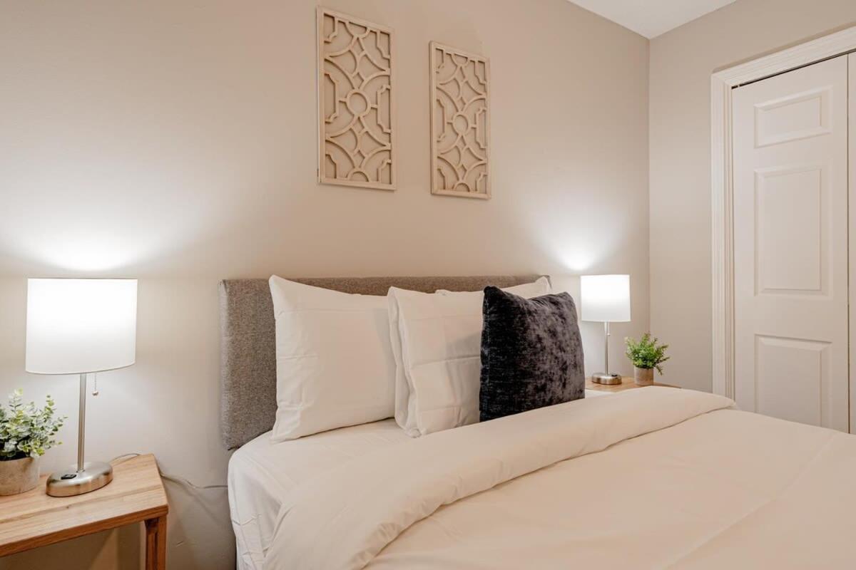 Close To Usc & Midtown-downtown - Newly Renovated