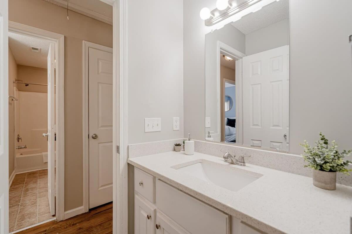 Holiday home Close To Usc & Midtown-downtown - Newly Renovated *