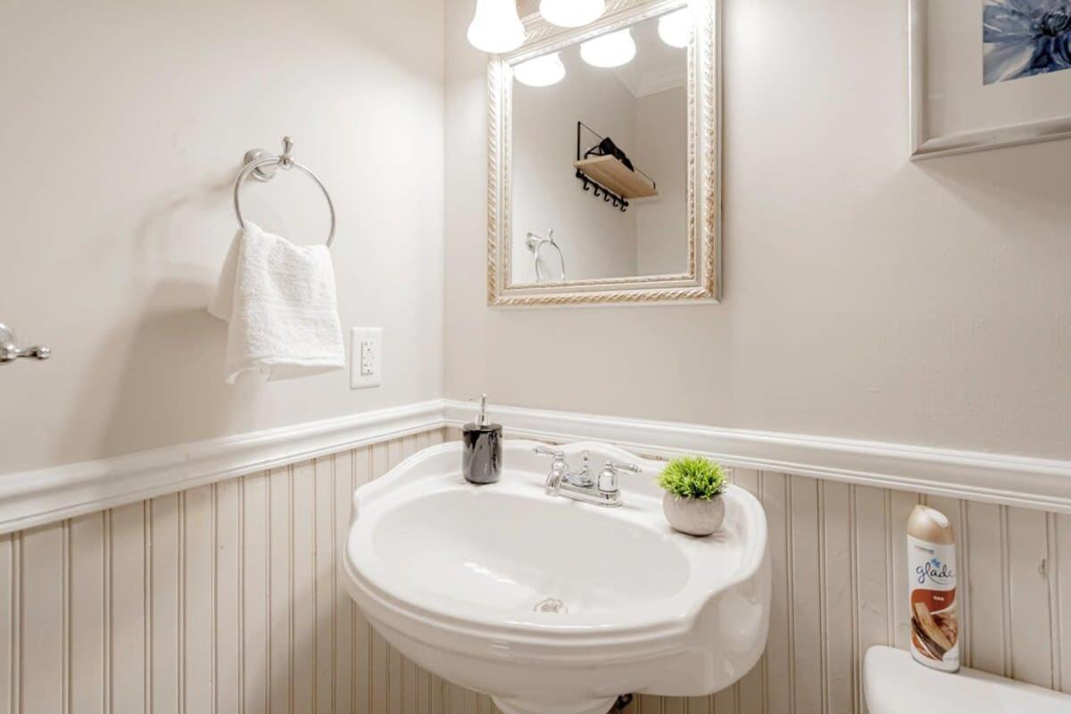 10 Min From Downtown - The Ronnie Runner Holiday home