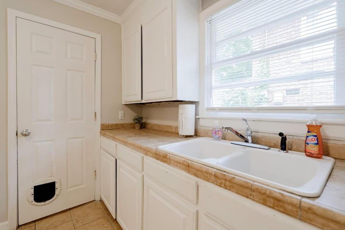 10 Min From Downtown - The Ronnie Runner Holiday home