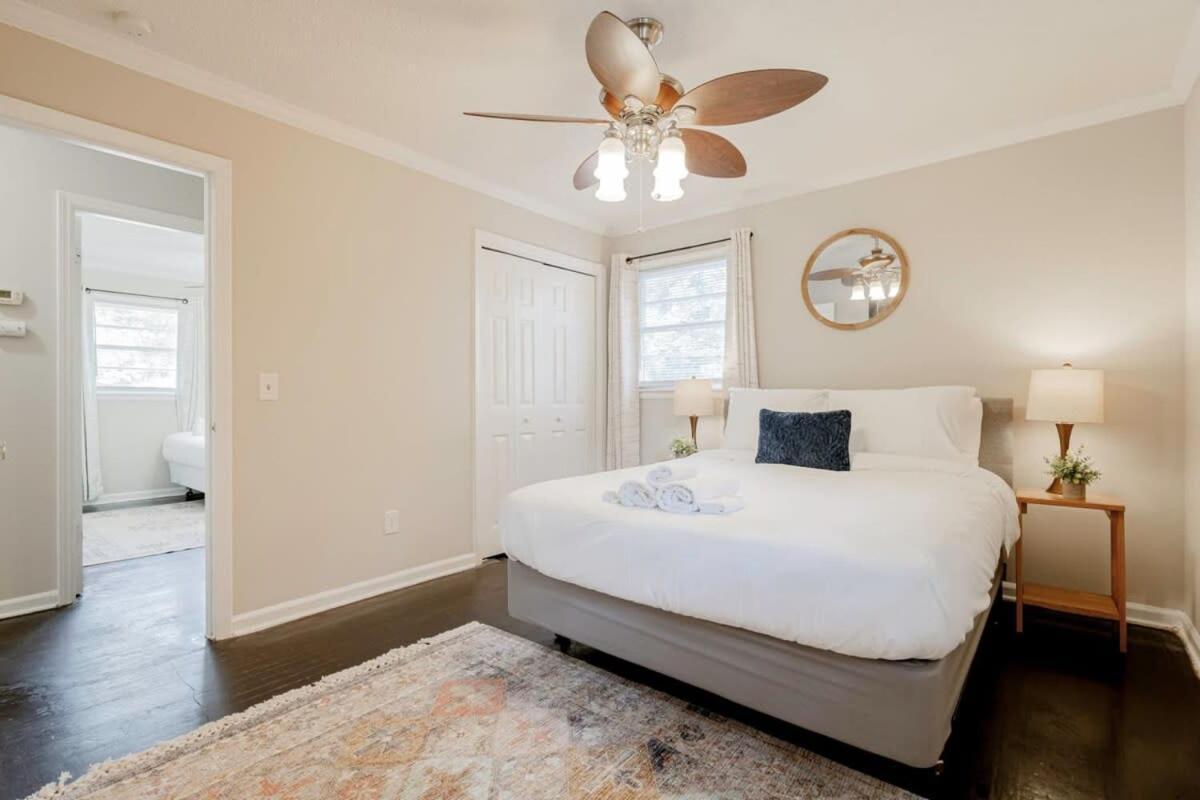 Holiday home 10 Min From Downtown - The Ronnie Runner *