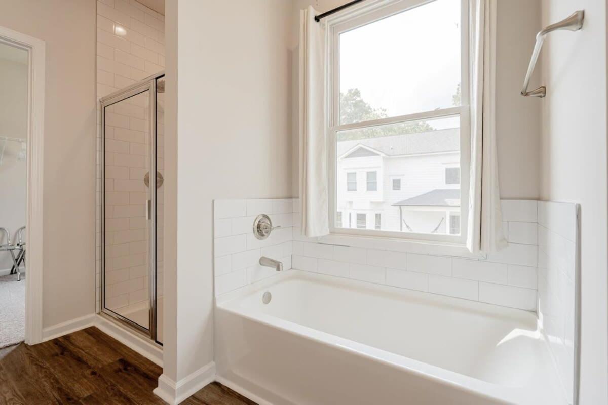 Midtown Walking To Dining Elmwood Park Retreat Holiday home *